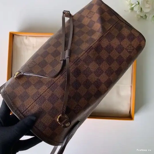 First bag ru LOUIS MM NEVERFULL VUITTON 0526